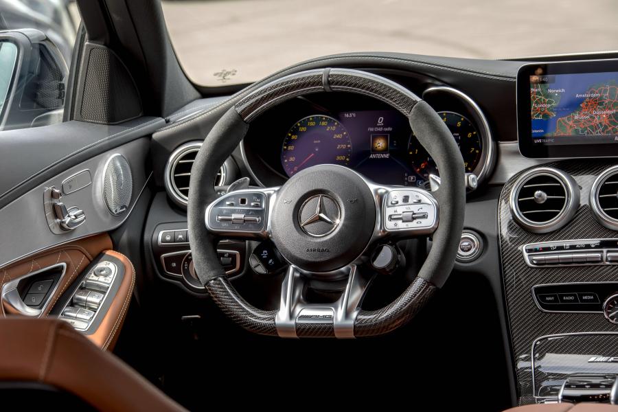 Панель приборов Mercedes-AMG C63 S Estate (S205) 2018 года  (WW) (фото 35 из 38)